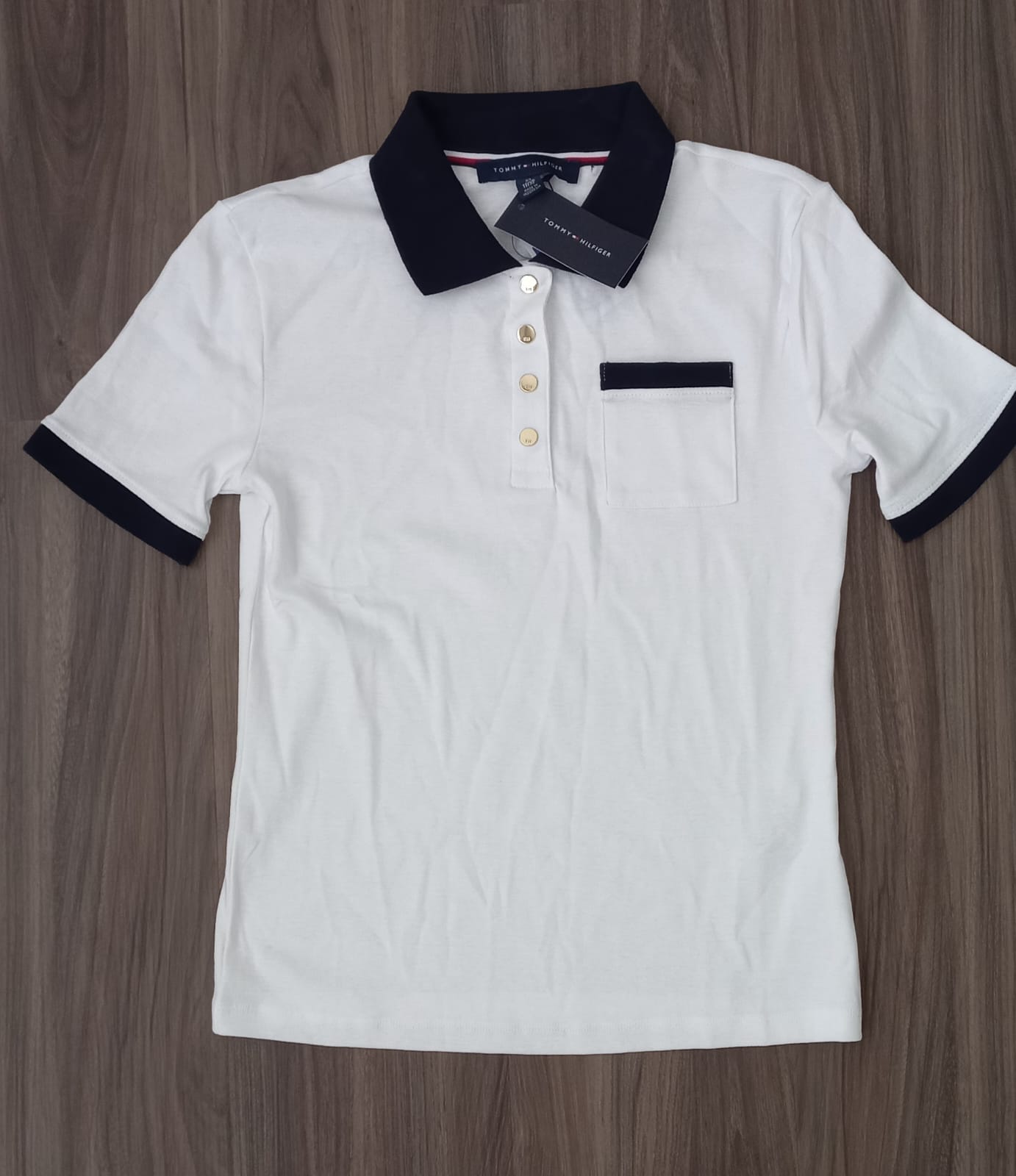 Playera tipo polo blanca